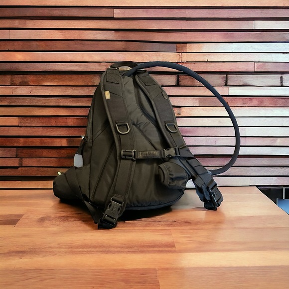 🐫CamelBak Maximum Gear Hydration Adjustable Strap Backpack! - Picture 7 of 7